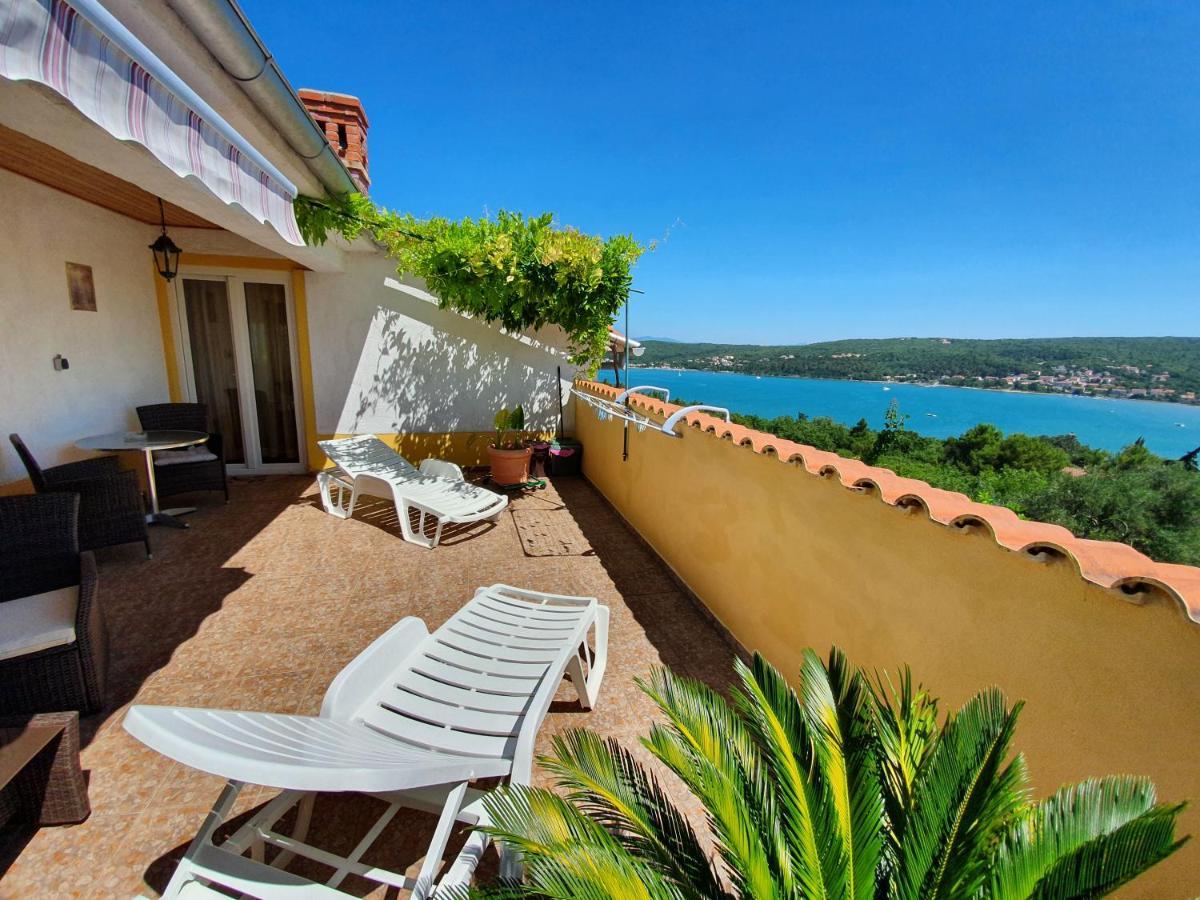 Apartment Dajana 4+2 Čižići Exteriér fotografie
